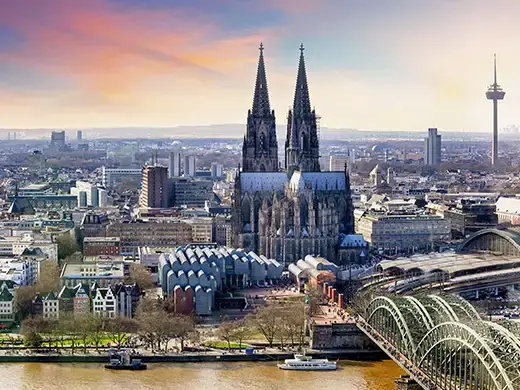 https://www.avatar-umzuege.de/wp-content/uploads/2023/10/koeln_umziehen_von_berlin.webp